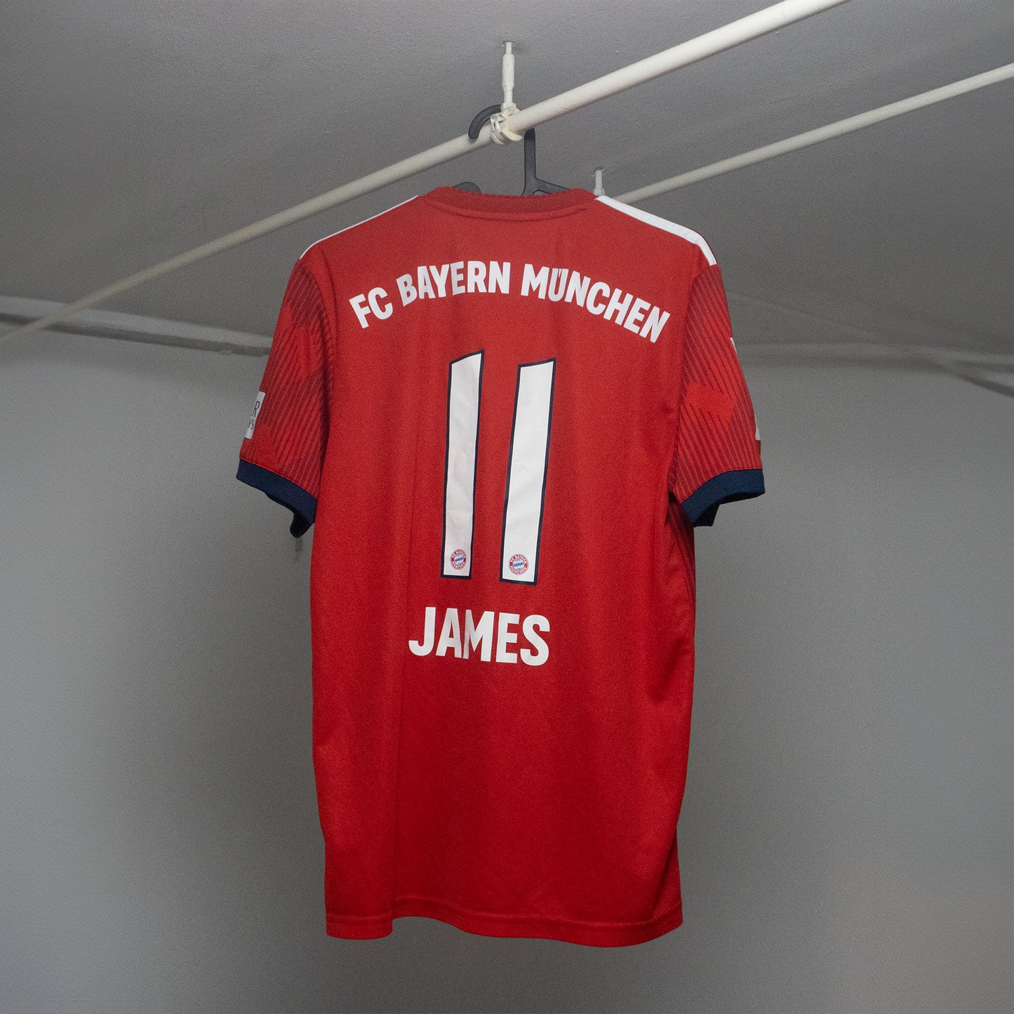 Bayern München Home Trikot 2018/19 #11 James (S)
